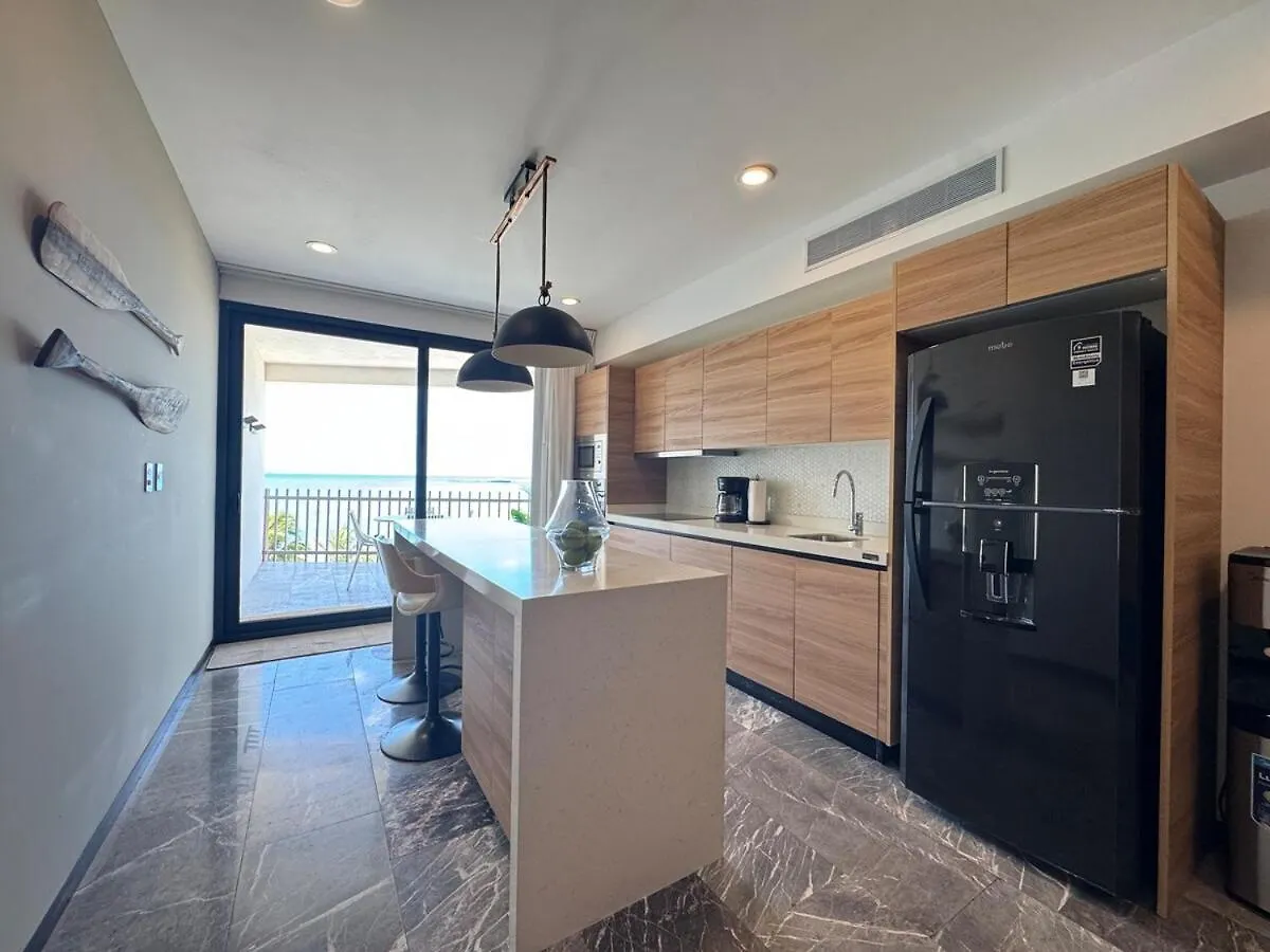 2 Bedrooms Ocean View, Private Plunge Pool, Gym Playa del Carmen Apartment
