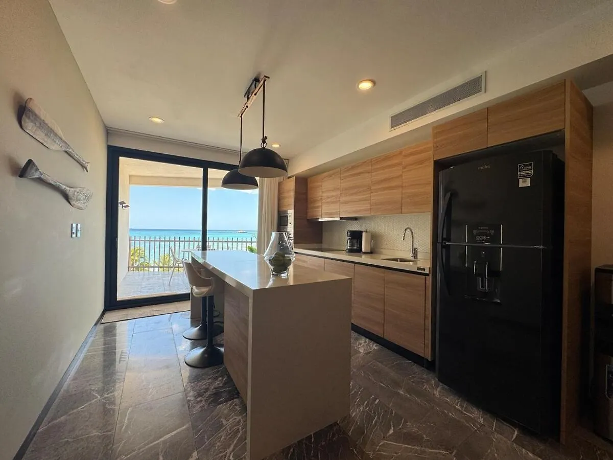 2 Bedrooms Ocean View, Private Plunge Pool, Gym Playa del Carmen Apartment